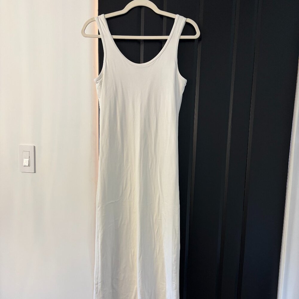 Bumpsuit White Maxi Dress – Size Small